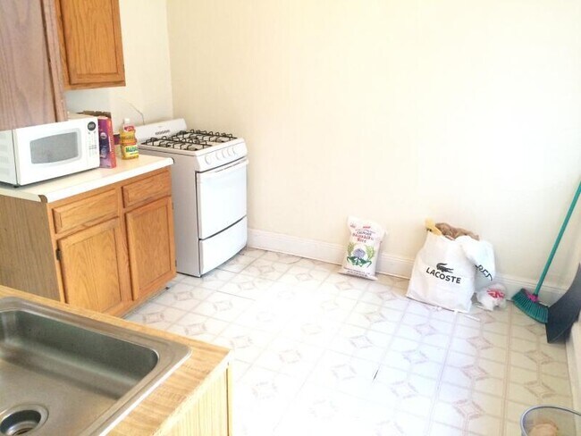 1713 Commonwealth Ave in Boston, MA - Building Photo - Building Photo