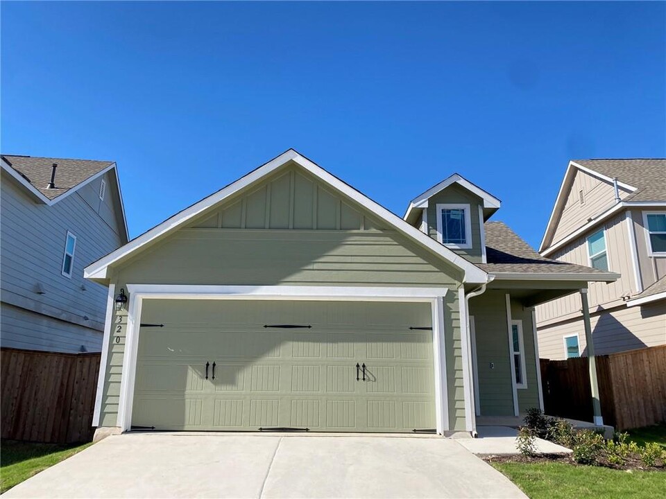 320 Majestic Cedar Ct in Liberty Hill, TX - Building Photo