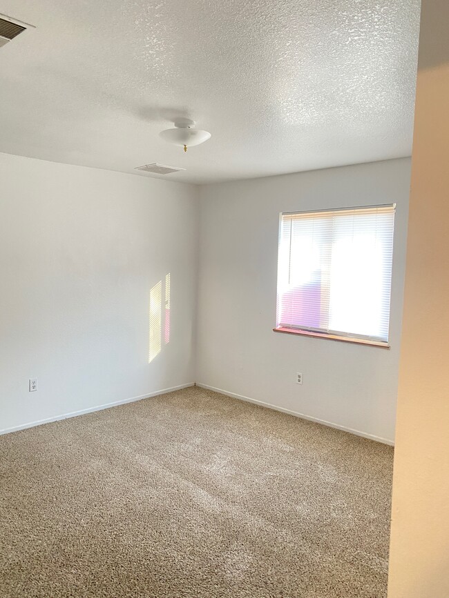 800 Walker Ln in Ridgecrest, CA - Building Photo - Building Photo