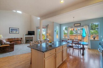 22424 SE 244th St in Maple Valley, WA - Foto de edificio - Building Photo