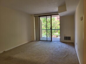 4808 Moorland Ln, Unit # 202 in Bethesda, MD - Building Photo - Building Photo