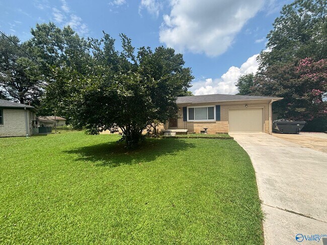 1007 Heard Ct SE in Huntsville, AL - Building Photo - Building Photo