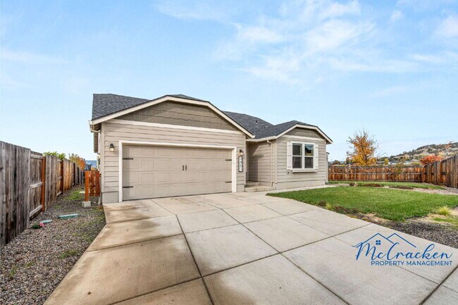 3451 Durst St in Medford, OR - Building Photo - Building Photo