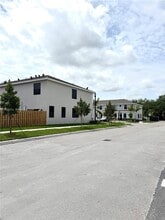 359 NE 16th St in Florida City, FL - Building Photo - Building Photo