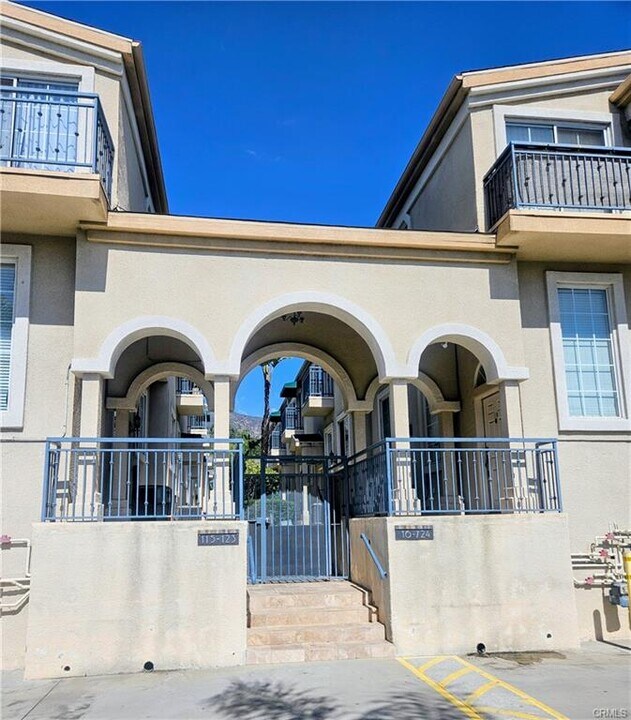 4516 Ramsdell Ave in Montrose, CA - Building Photo