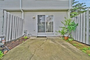 8002 Mourning Dove Dr in Arlington, TX - Building Photo
