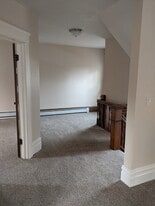 328 Bessemer Ave, Unit 2 in Grove City, PA - Building Photo