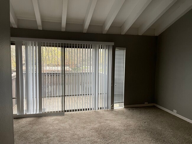 property at 2292 Woodside Ln