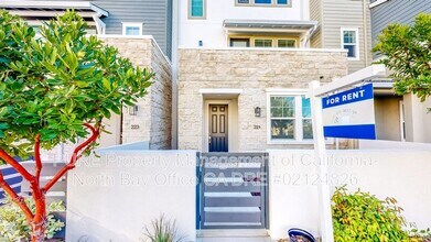 221 Gambrel Cir in Santa Rosa, CA - Building Photo - Building Photo