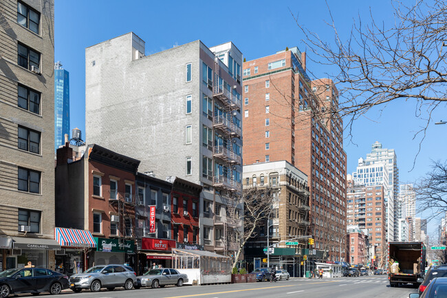 220-222 Third Ave in New York, NY - Foto de edificio - Building Photo