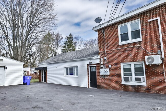 21 Center St in Angola, NY - Building Photo - Building Photo