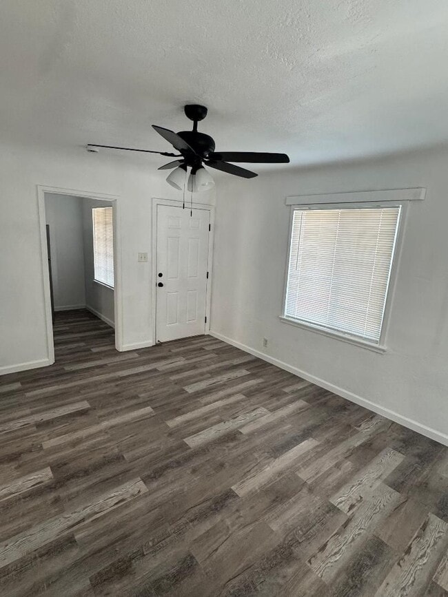 1117 Woodrow Ave in Bakersfield, CA - Building Photo - Building Photo