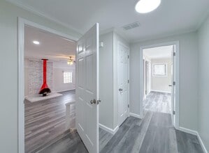 6312 Mahan Dr in Tallahassee, FL - Building Photo - Building Photo