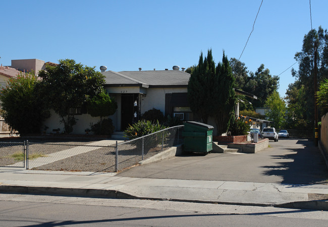 Mark Ix Apartments in El Cajon, CA - Building Photo - Building Photo