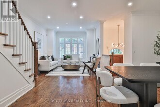 136 Bowood Ave in Toronto, ON - Building Photo - Building Photo