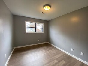 100 Bettie Ct in Jonesboro, AR - Foto de edificio - Building Photo