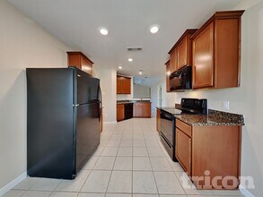 833 Painted Bison Dr in La Marque, TX - Building Photo - Building Photo