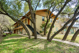 2411 S 5th St in Austin, TX - Building Photo - Building Photo