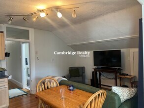 44 Berkeley St, Unit 3 in Somerville, MA - Foto de edificio - Building Photo