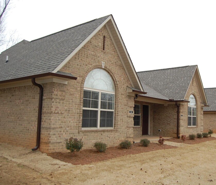 25 Moss Woods Cove in Jackson, TN - Building Photo