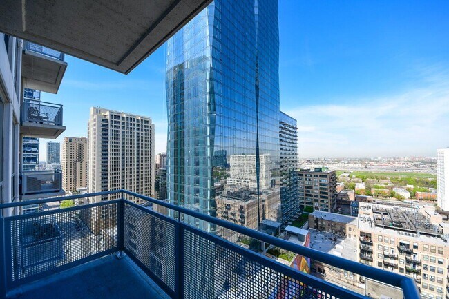 1305 S Michigan Ave, Unit 1702 in Chicago, IL - Building Photo - Building Photo