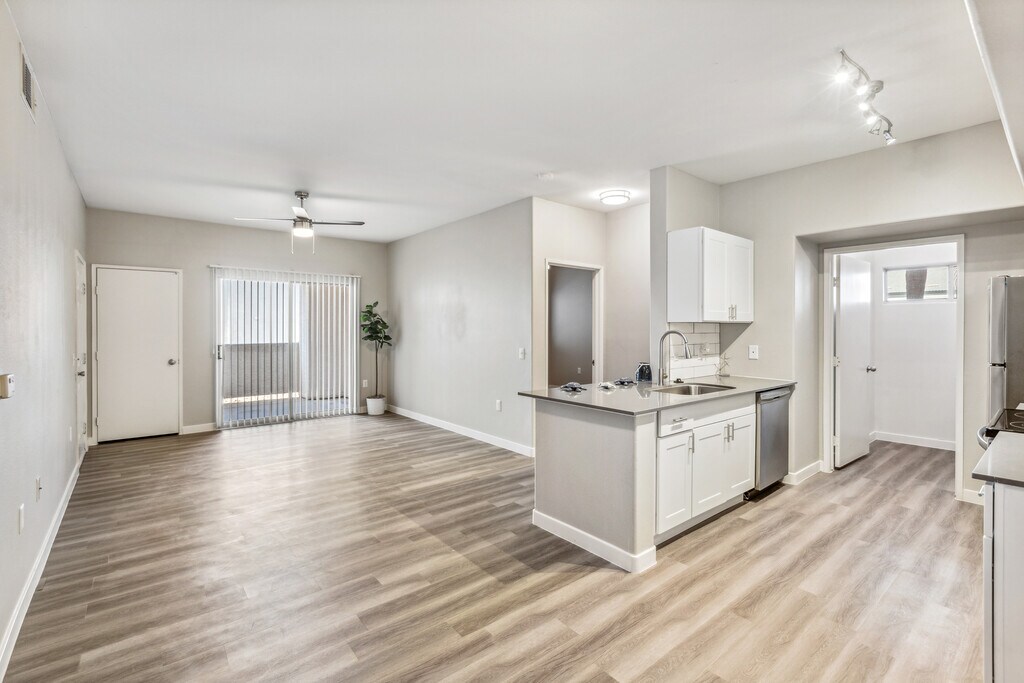 Tides on Commerce Apartments in North Las Vegas, NV