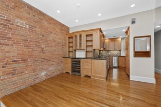 76 Marlborough St, Unit 3 in Boston, MA - Building Photo - Building Photo