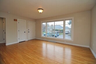 1814 NE Bryant St in Portland, OR - Building Photo - Building Photo