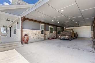 10101 Twin Lake Loop in Dripping Springs, TX - Building Photo - Building Photo