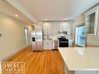 3256 W Wilson Ave, Unit 2 in Chicago, IL - Building Photo - Building Photo