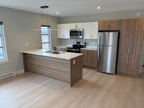 100 Murray Av in Dieppe, NB - Building Photo - Building Photo