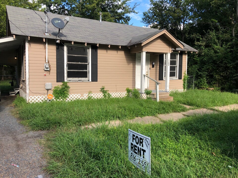 1104 N 3rd St in West Monroe, LA - Building Photo