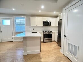 26 Greylock Rd, Unit 1 in Boston, MA - Building Photo - Building Photo