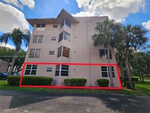 9520 Seagrape Dr in Davie, FL - Building Photo - Building Photo