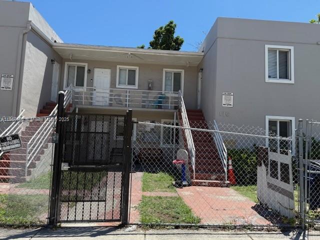 172 NW 12th St