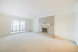 24356 E River Rd in Grosse Ile Township, MI - Building Photo - Building Photo