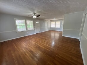 942 W Forest Ave in Jackson, TN - Building Photo - Building Photo