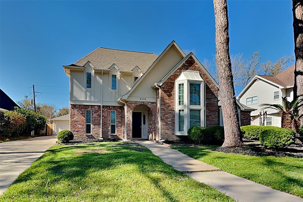 8338 Burwood Park Dr in Spring, TX - Building Photo