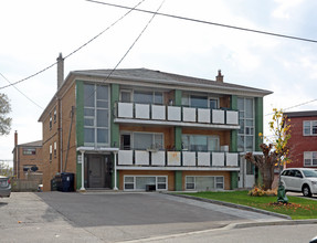 225 Pannahill Rd in Toronto, ON - Building Photo - Primary Photo