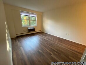 175 Freeman St in Brookline, MA - Building Photo - Building Photo