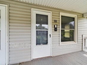695 Kling St in Akron, OH - Foto de edificio - Building Photo