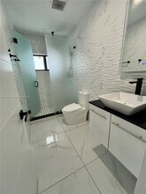 575 NE 179th Dr in North Miami Beach, FL - Building Photo - Building Photo