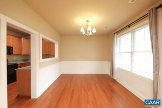 328 Marquette Ct in Crozet, VA - Foto de edificio - Building Photo