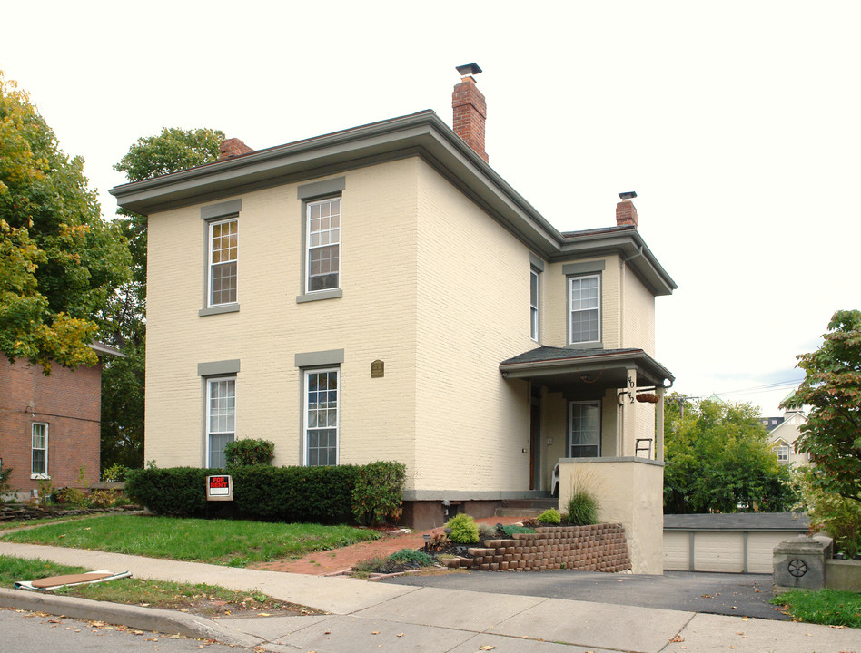 142 S Fitzhugh St in Rochester, NY - Foto de edificio