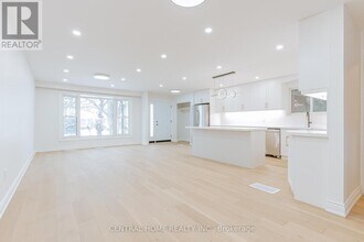 47 Sherwood Forest Dr in Markham, ON - Building Photo - Building Photo