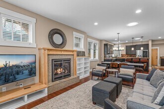 2333 NW Lolo Dr in Bend, OR - Building Photo - Building Photo