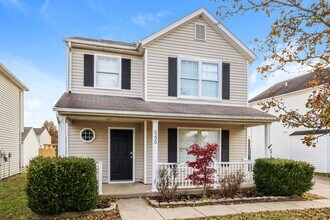 6220 Maravian Dr in Louisville, KY - Foto de edificio - Building Photo