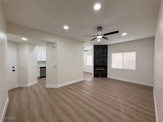 2117 Echo Bay