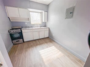 2170 NW Flagler Terrace in Miami, FL - Building Photo - Building Photo