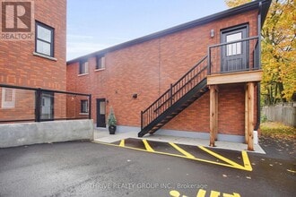 74 Church St in Stratford, ON - Building Photo - Building Photo